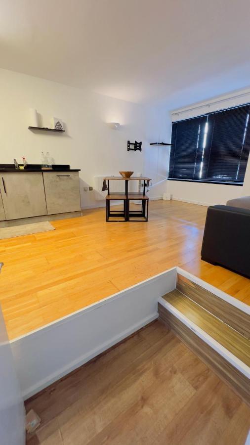 Charming 1-Bedroom Apartment In Woolwich London Exterior foto