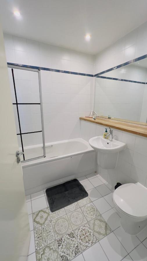 Charming 1-Bedroom Apartment In Woolwich London Exterior foto